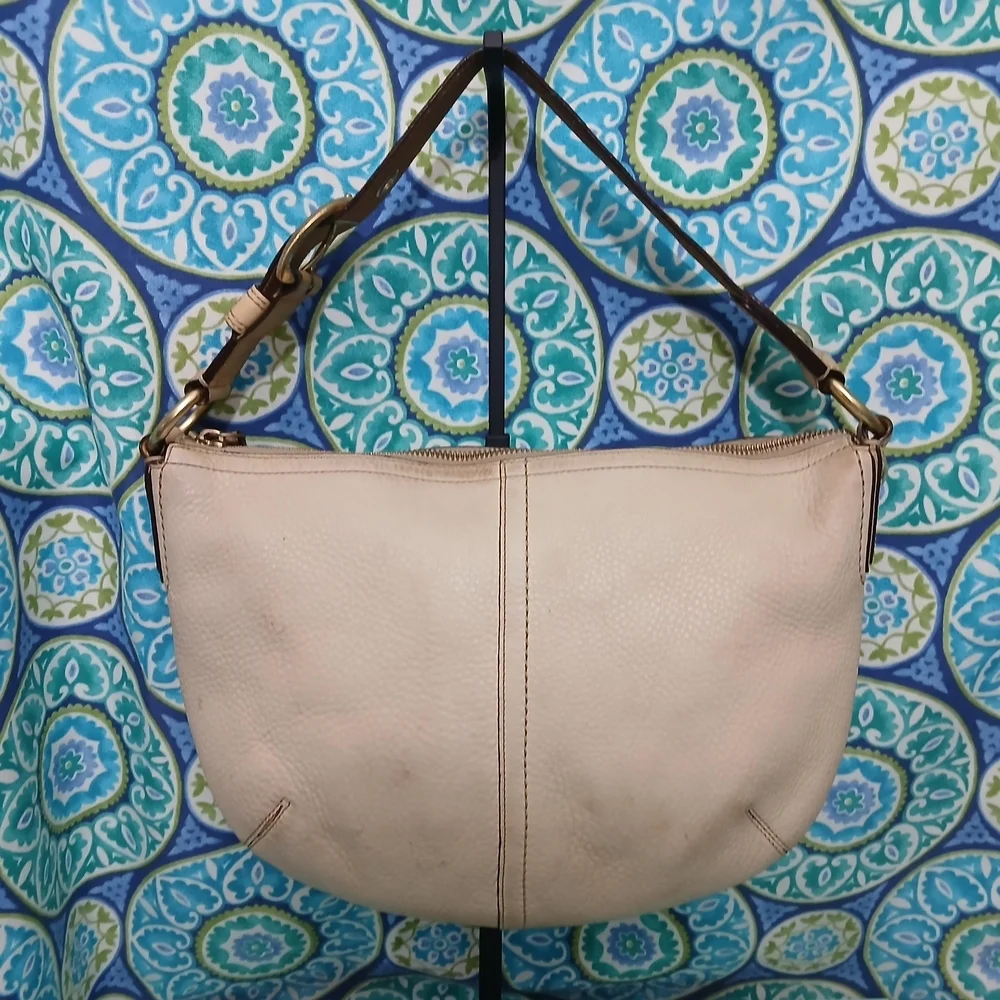 Coach Cream Leather Hobo Bag with Crescent Shape - Picture 2 of 14